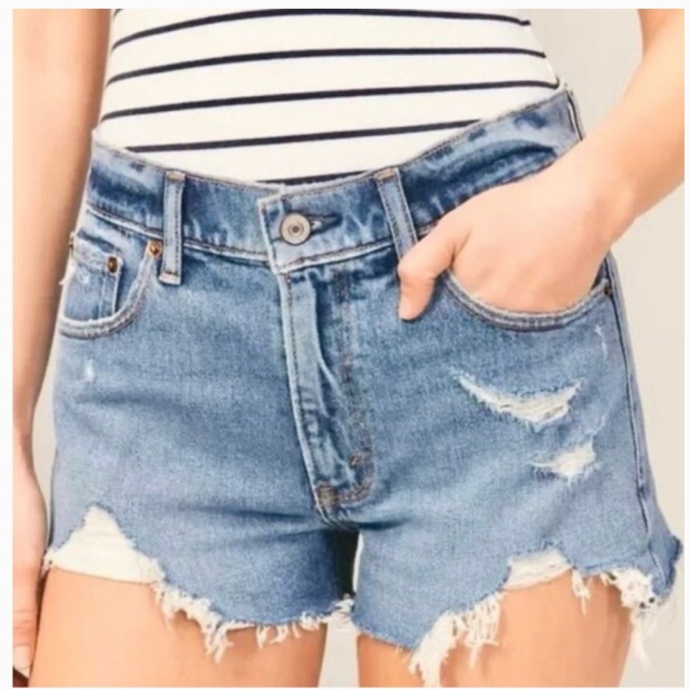 Abercrombie & Fitch Women’s The Mom Mid Rise Distressed Denim Shorts Size 29/8